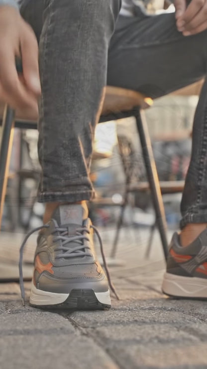 Runner Sneakers